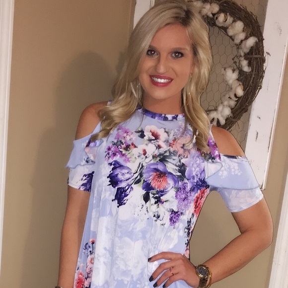 Meet your Posher, Halee 💁♀️💕👗💅 - Picture 6 of 8